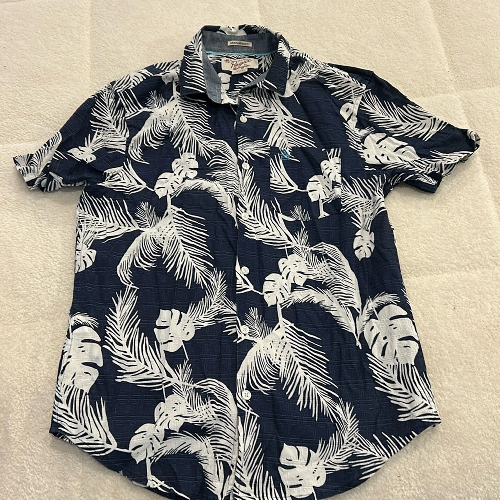 Men’s Hawaiian Shirt.